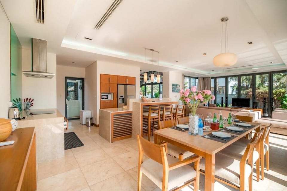 Emblemsea Villa beach 3 BR Ocean Resort Villa in Hoa Hai