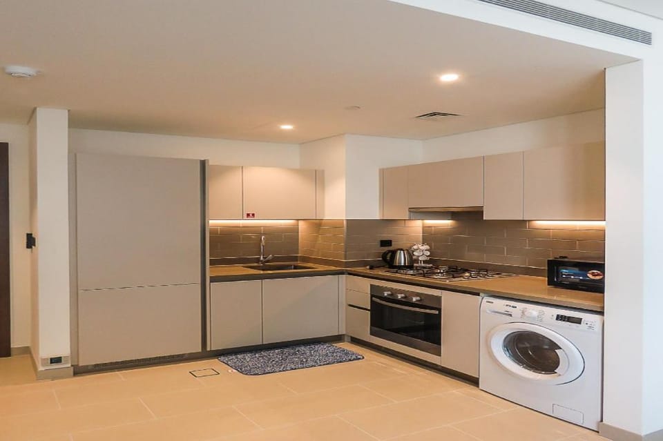 OYO 1044 Home Ajmal Sarah tower 1 Bedroom Hotel in Dubai