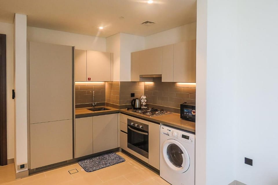 OYO 1044 Home Ajmal Sarah tower 1 Bedroom Hotel in Dubai