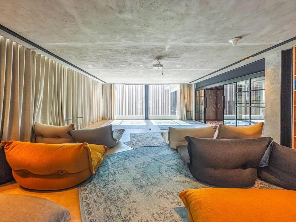 Blissful 1BR with Balcony | Collective tower Apartment in Dubai