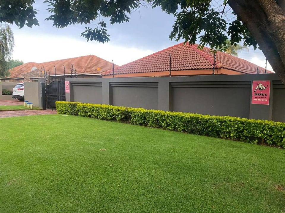 One Bedroom Luxury Apartment Vacation rental in Pretoria