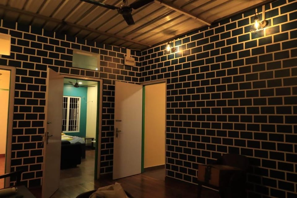 Attic4- Pvt kitchen ,AC@Rs350(Pay on use Per Day) Apartment in Bangladesh