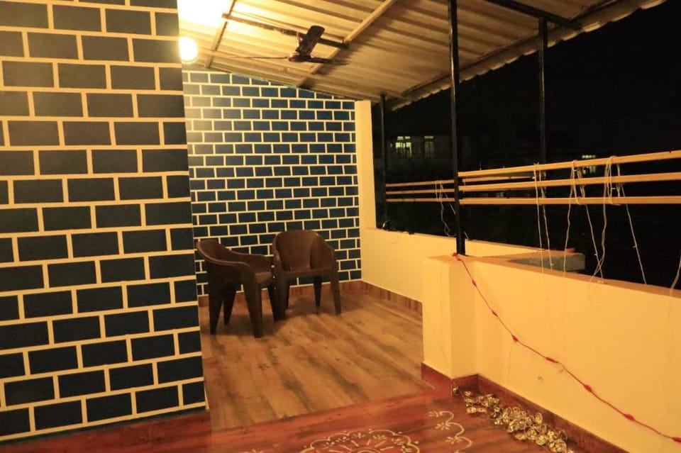 Attic3- Pvt kitchen ,AC@Rs350(Pay on use Per Day) Apartment in Bangladesh
