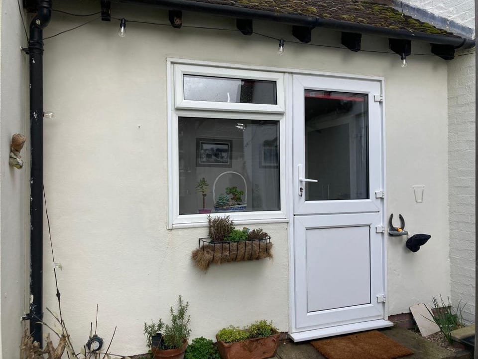 Charming 1BR Apartment in Upper Beeding Apartment in Horsham District
