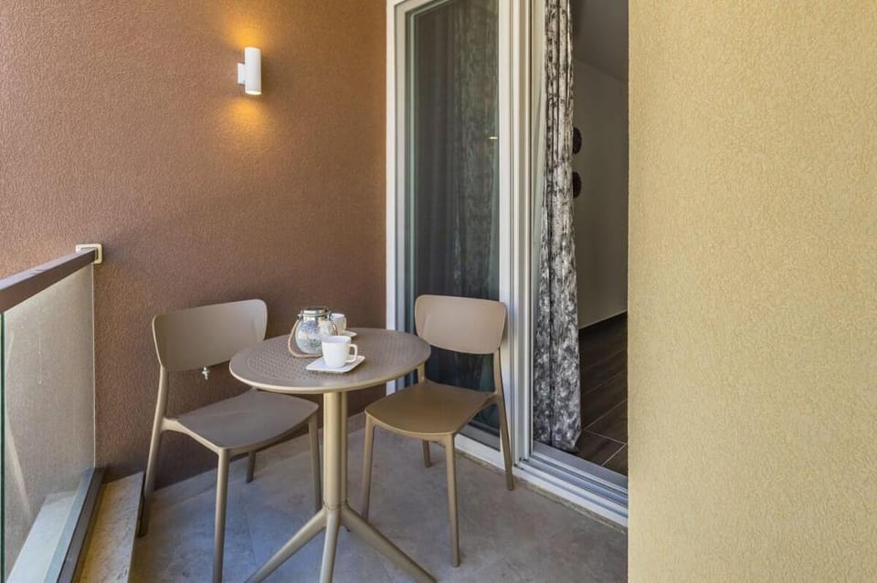 Sandstone Court, 15min drive from the airport Apartment in Marsaskala
