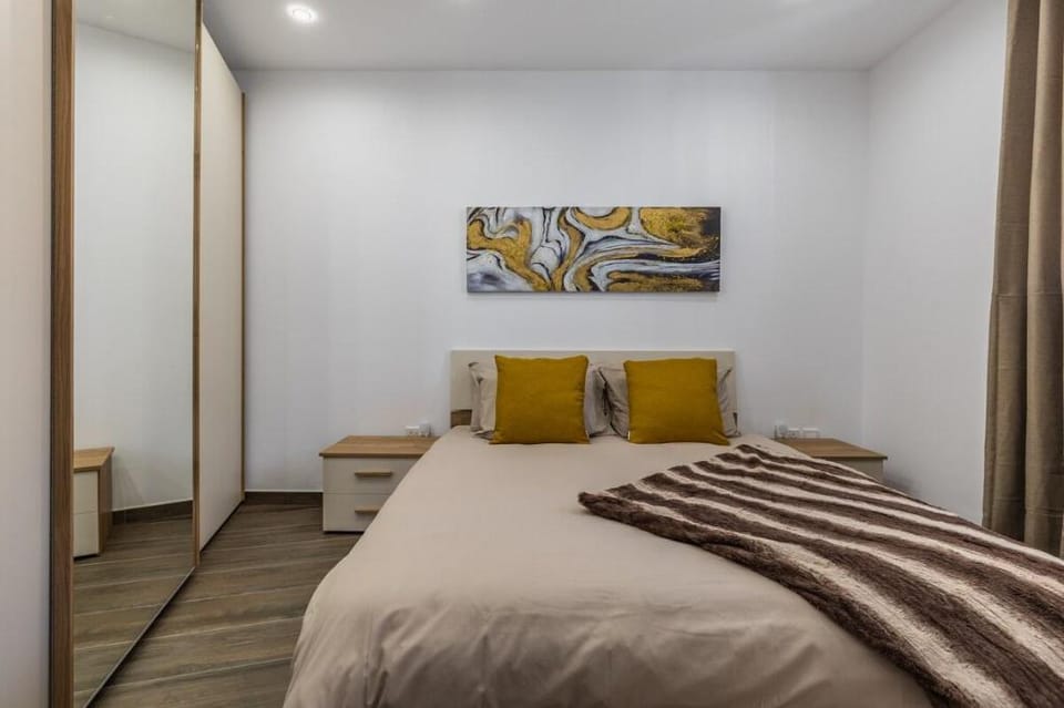 Sandstone Court, 15min drive from the airport Apartment in Marsaskala