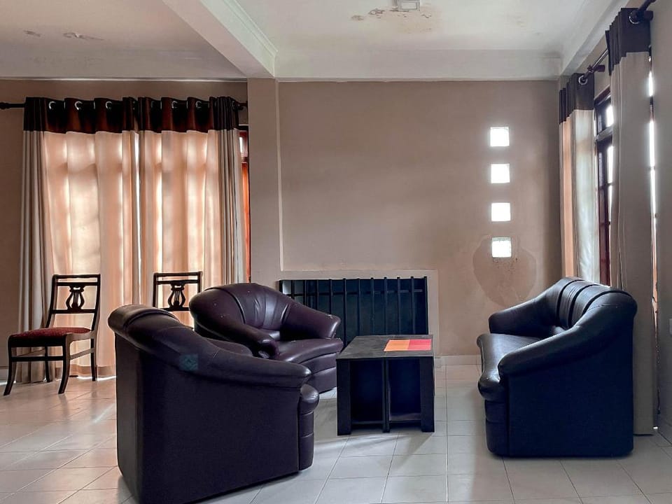 Book now for a relaxing stay in our cozy hotel. Villa in Central Province