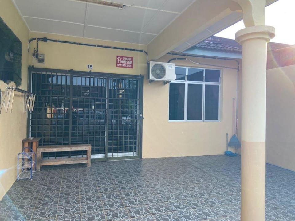 UMMI HOMESTAY BAJET KUANTAN
 Vacation rental in Pahang, Malaysia