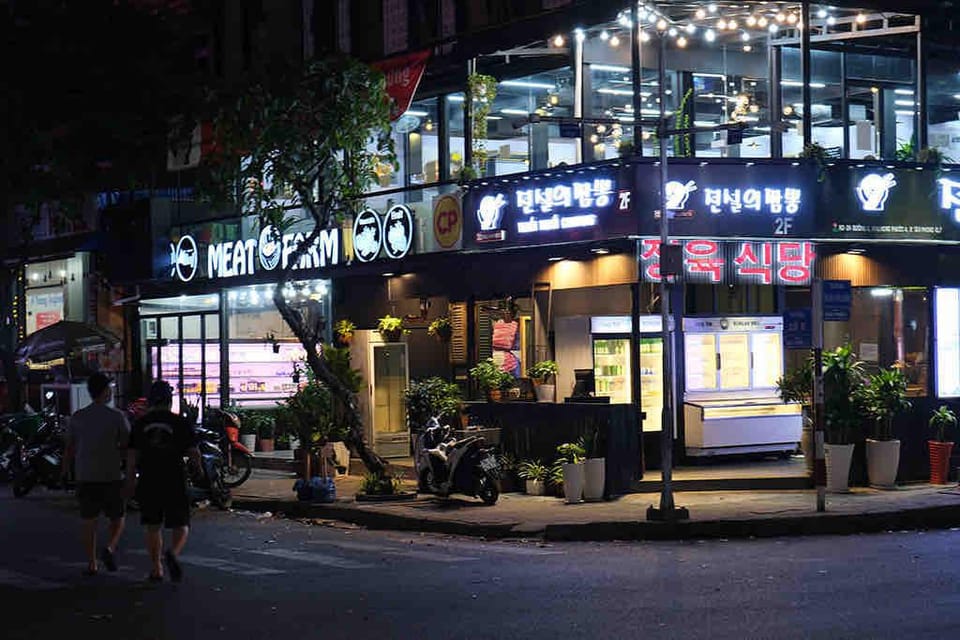 Biệt Thự sân vườn có hồ bơi và sân thượng thoáng Villa in Ho Chi Minh City