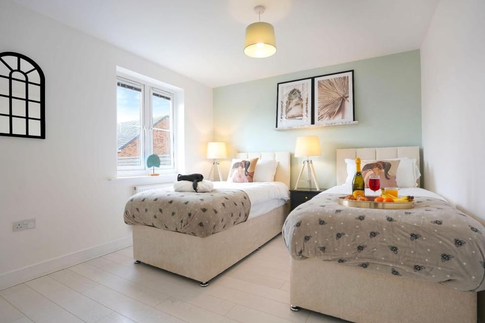Ripley House by Yoko Property Vacation rental in Aylesbury Vale