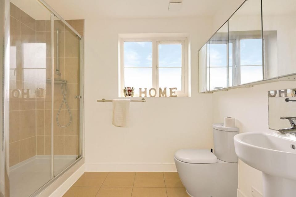 Ripley House by Yoko Property Vacation rental in Aylesbury Vale
