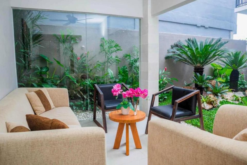 Tulipa 4 BR Villa with private Pool SU21 Villa in Bali