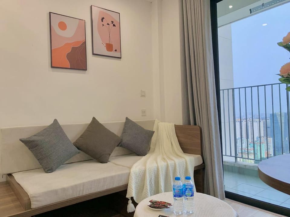 Vinhome D’Capitale - Studio/High floor/Lake view Apartment in Laos