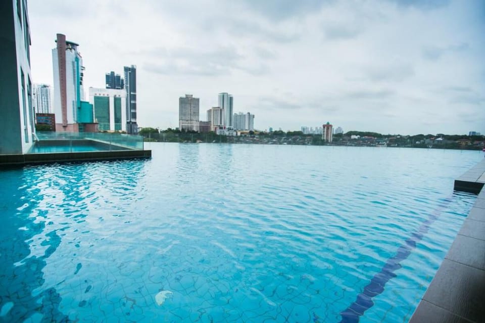 Ksl City Mall  D'Esplanade Cozy Studio 5pax JBTown Apartment in Johor Bahru