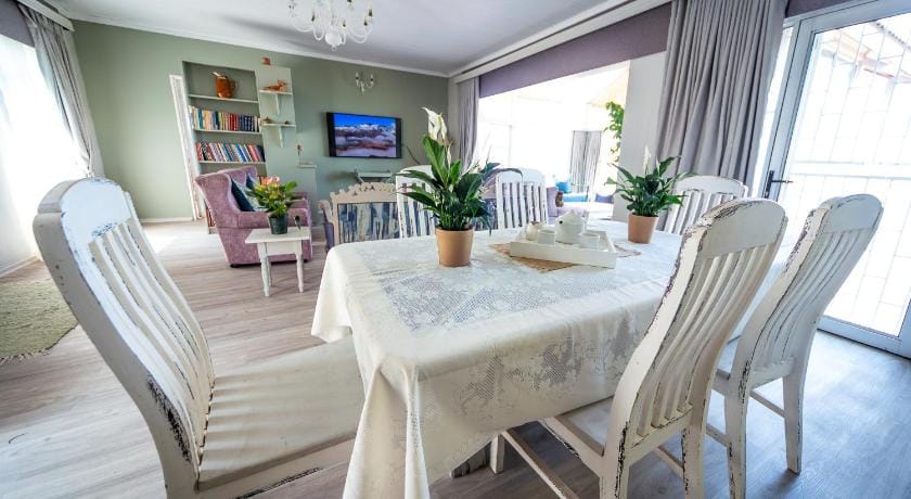 Graceland Self-Catering Cottages Hotel in KwaZulu-Natal