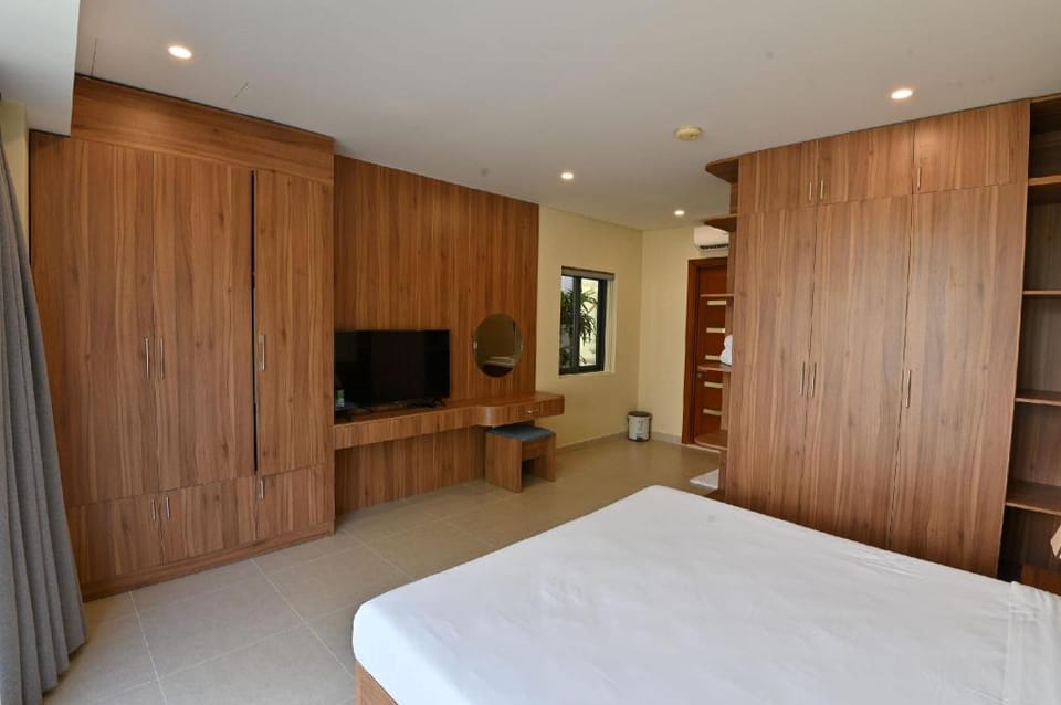 OV. Perfect 4 bedroom Villas at DaNang Beach Villa in Hoa Hai