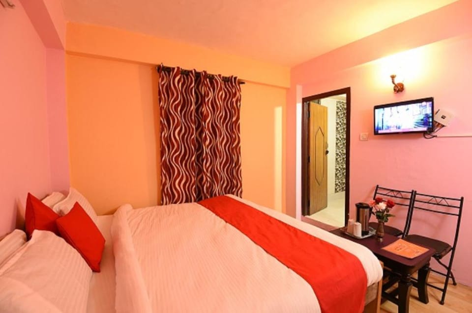 GREEN LEAF Hotel in Uttarakhand