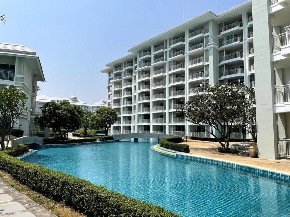 O2 Pool Access Penthouse Cha-am Apartment in Thailand