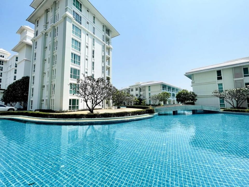 O2 Pool Access Penthouse Cha-am Apartment in Thailand