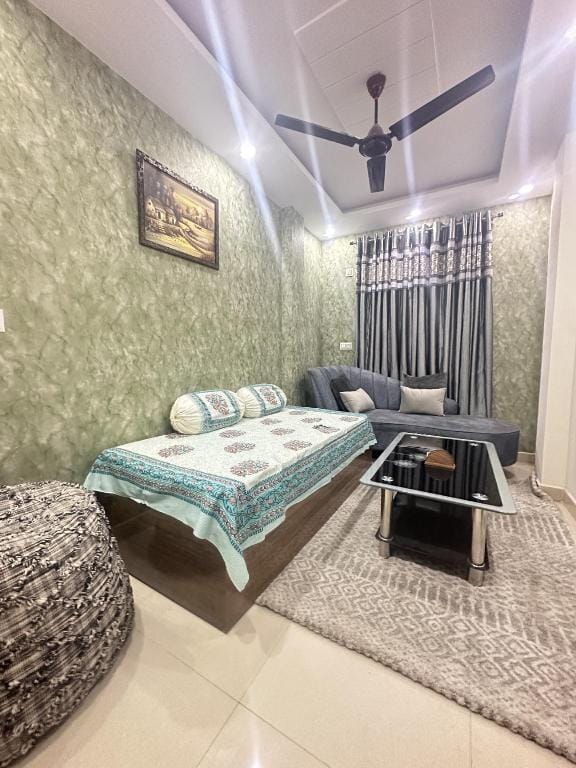 Gold Fish Homes Apartment in New Delhi
