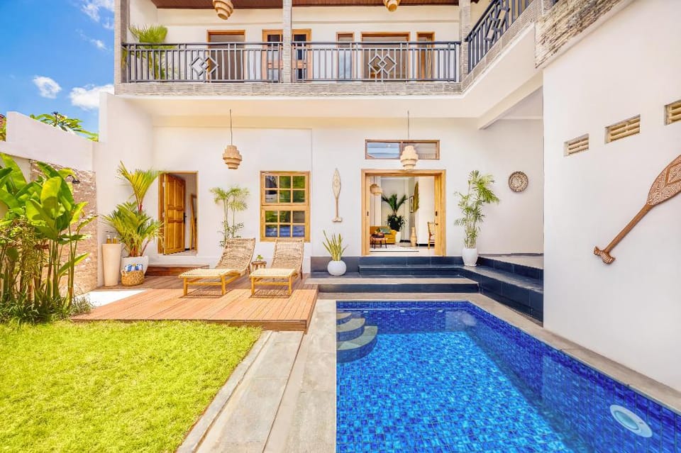 Villa Maya - 4BDR with private Pool & Garden Villa in North Kuta