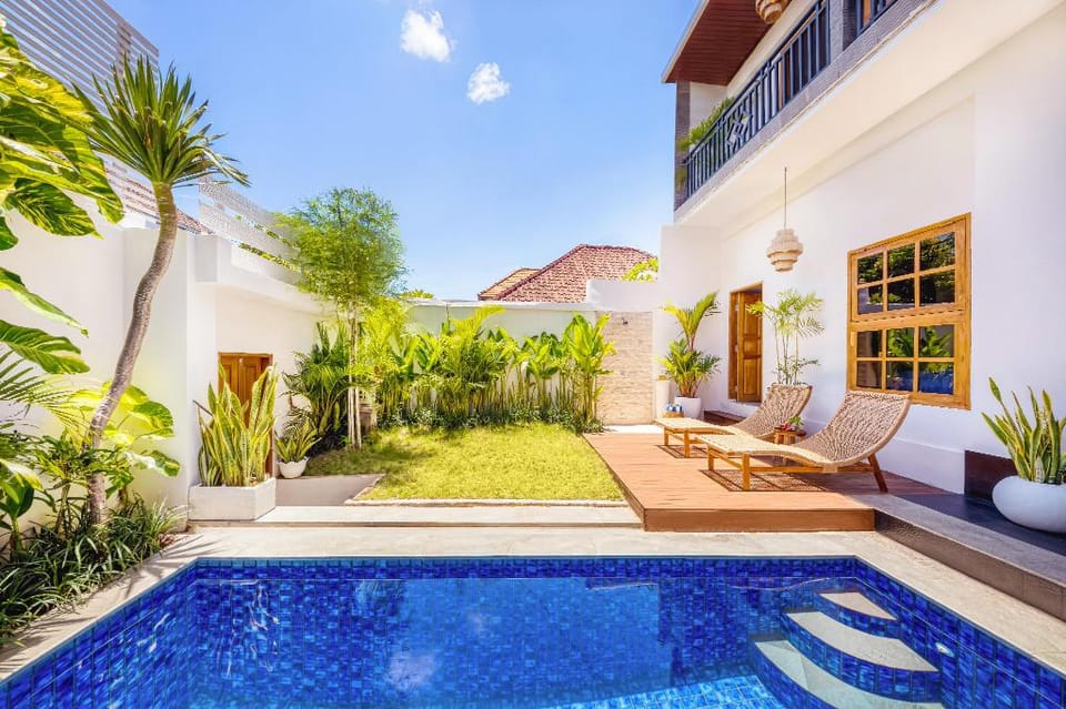 Villa Maya - 4BDR with private Pool & Garden Villa in North Kuta