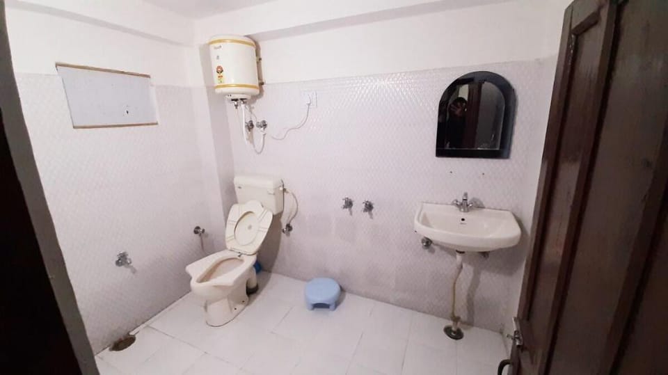 Mountain View 3 Rooms Set with Best Sunset Vacation rental in Shimla