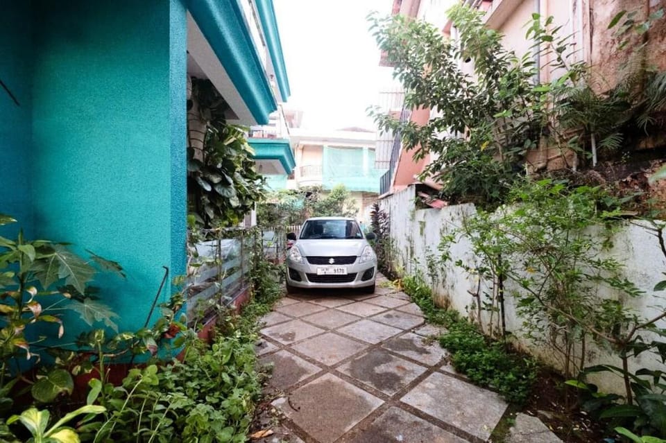 AspireWavesApt~BeachTouch~2Bhk~WiFi~Candolim Apartment in Candolim