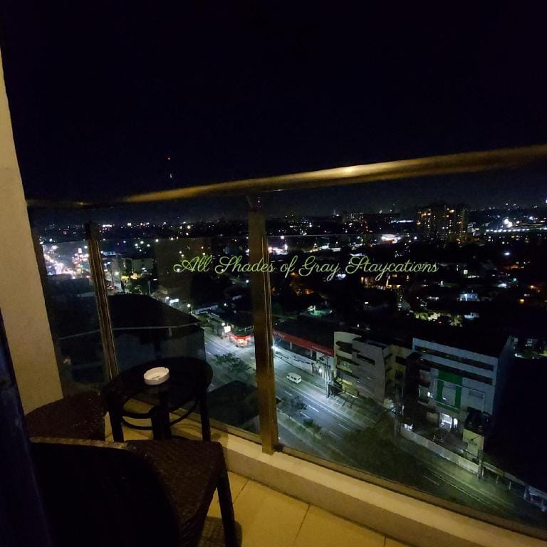 Overlooking with Balcony Staycation Apartment in Quezon City