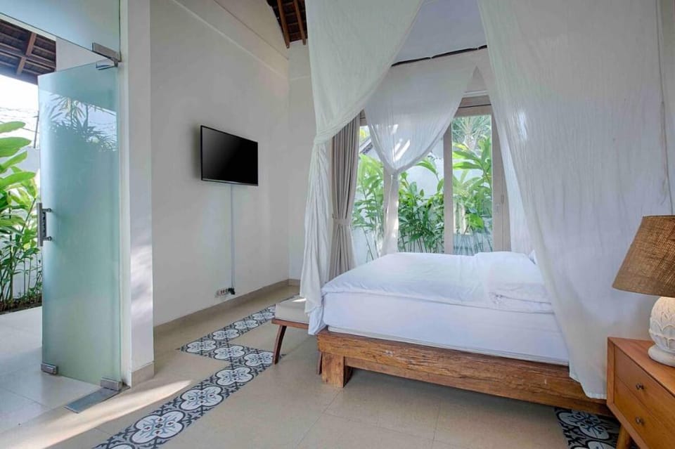 Villa tilu- peaceful private villa 3 bedroom  Villa in North Kuta