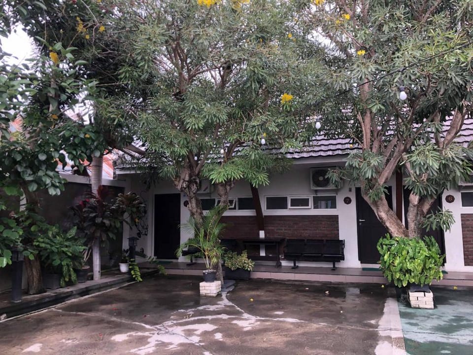 RedDooz Plus @ Ininnawa Homestay Palu Hotel in Indonesia