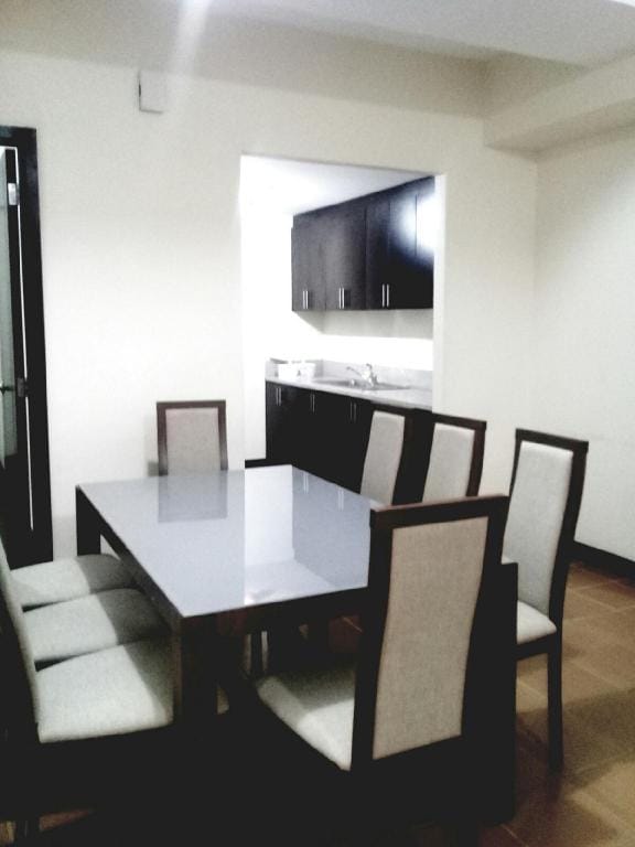 San Lorenzo Place, ESSI Unit B Apartment in Pasay