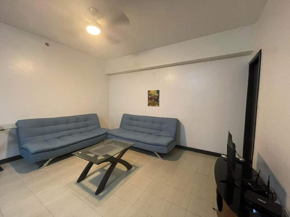San Lorenzo Place, ESSI Unit C Apartment in Pasay