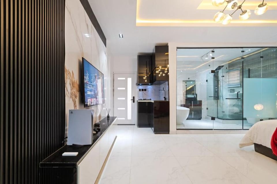 Lux 1 bed studio with kitchenete Vacation rental in Lagos, Nigeria
