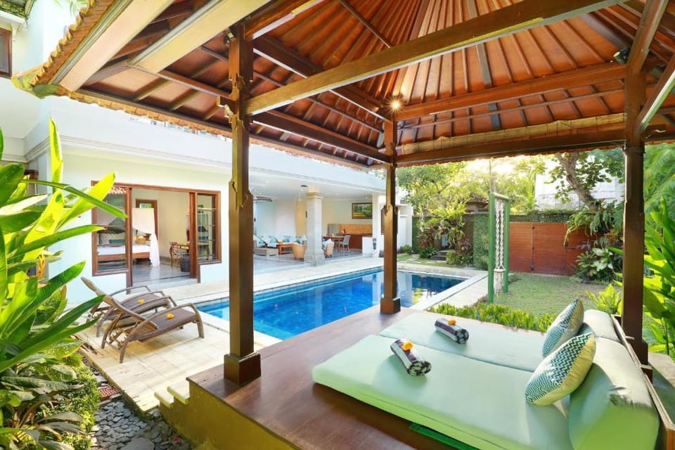Three-Bedroom Villa Kuncup with Private Pool Villa in North Kuta