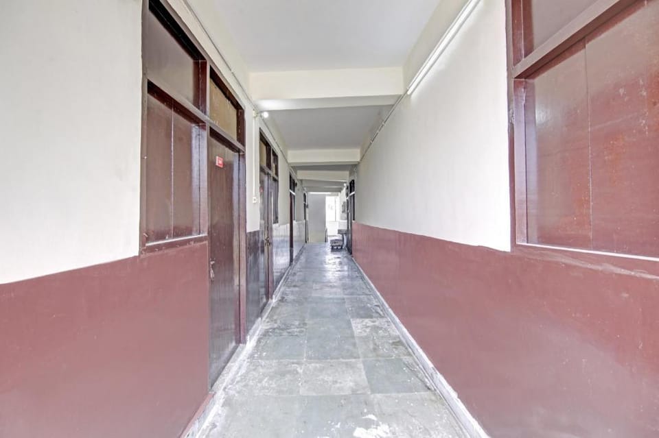 Hotel O Royal Hotel in Noida