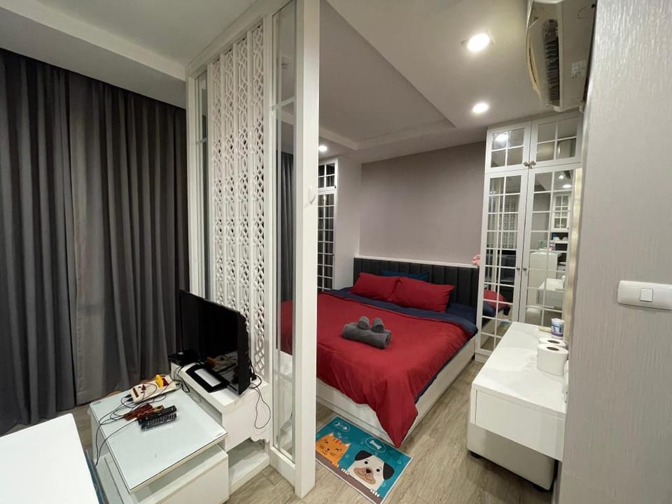 Easy Easy @ The blu x Apartment in Chon Buri Changwat