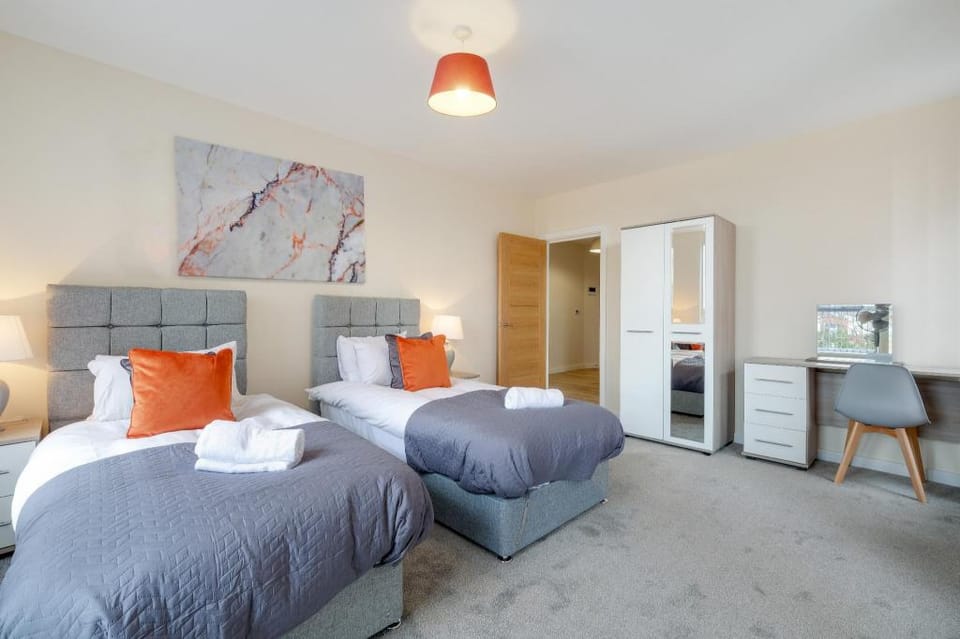 Wednesbury, 2 Bedroom Apartment 101 with Parking Apartment in Walsall