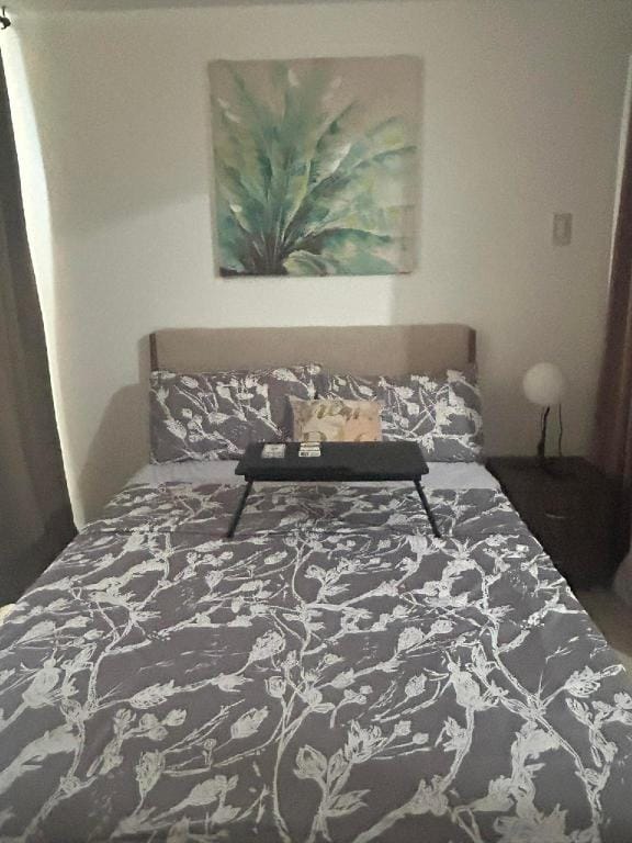 Cozy 1BR condo in Parañaque - Azure Beach Resort Apartment in Pasay