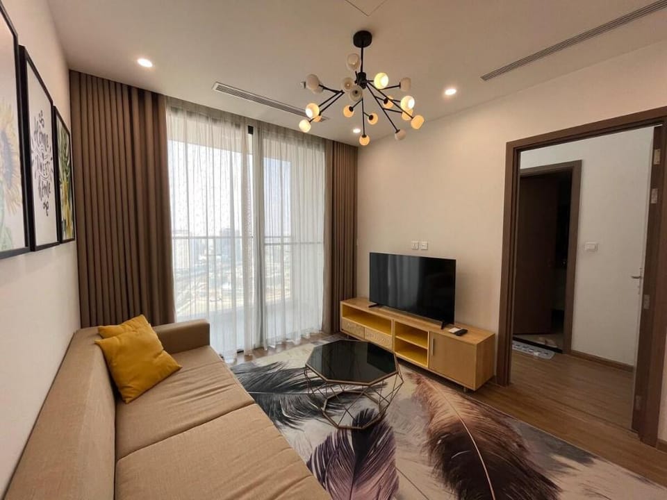 Căn hộ 2PN view hồ tại Vinhomes Skylake, Hà Nội Apartment in Laos