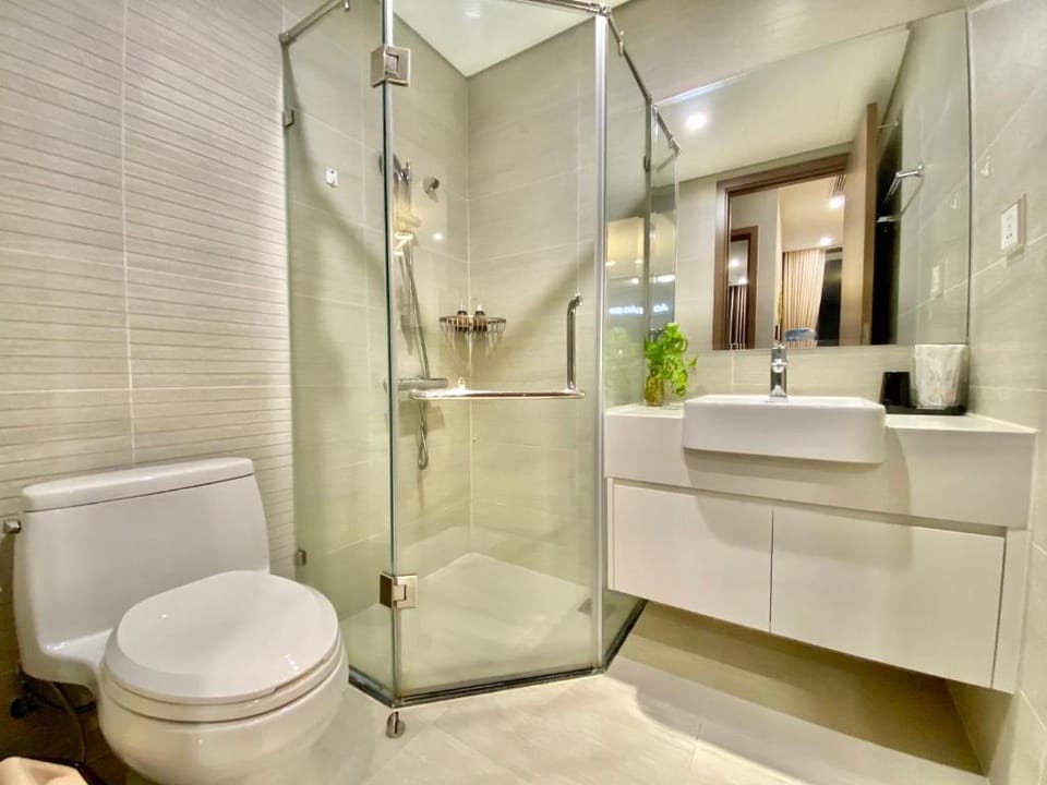Căn hộ 2PN view hồ tại Vinhomes Skylake, Hà Nội Apartment in Laos