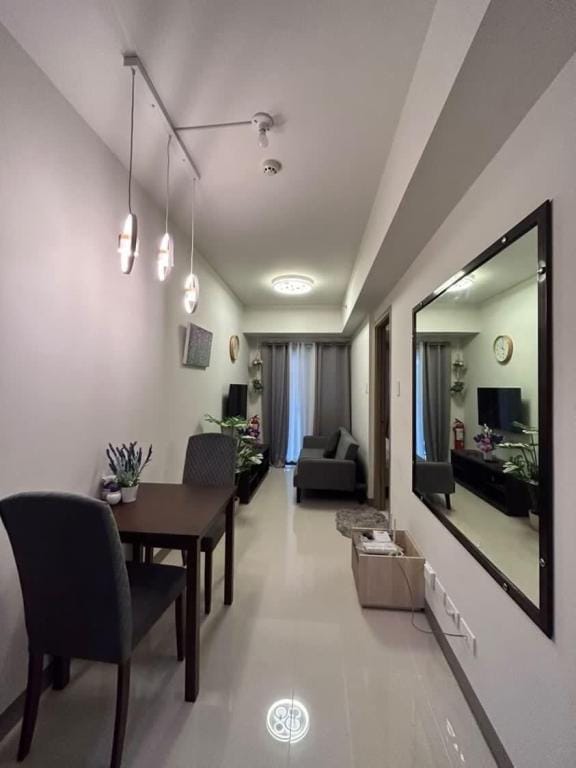 One BR Suite 5 min walk to Mall of Asia Apartment in Pasay