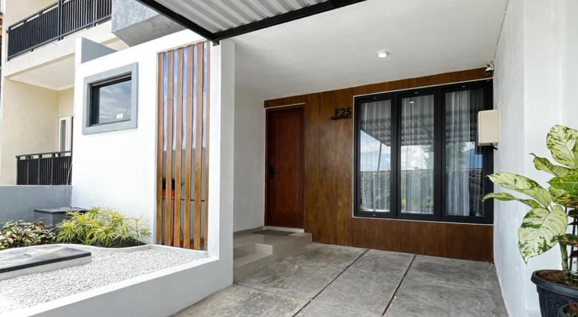 TwoSpaces Living at Panorama Villas Batu Bed and Breakfast in Batu