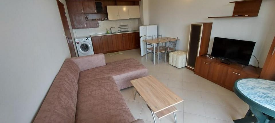 Lozenetz, Oasis Beach Apartment in Burgas Province