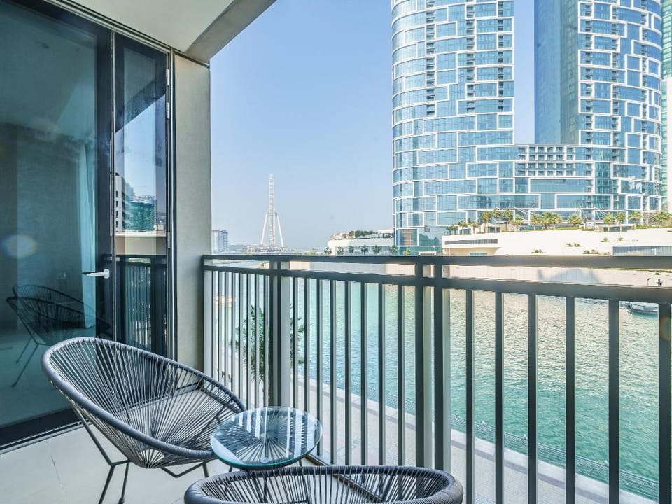 Bright and Splendid 1BR with Marina View Apartment in Dubai