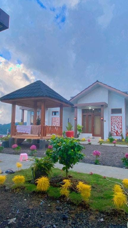 Cabin madinna dieng Vacation rental in Indonesia