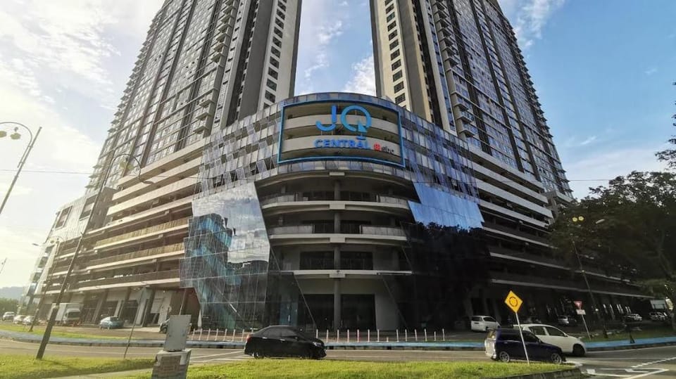 Jesselton Quay DockSeaview 8pax by HayBay  Apartment in Kota Kinabalu