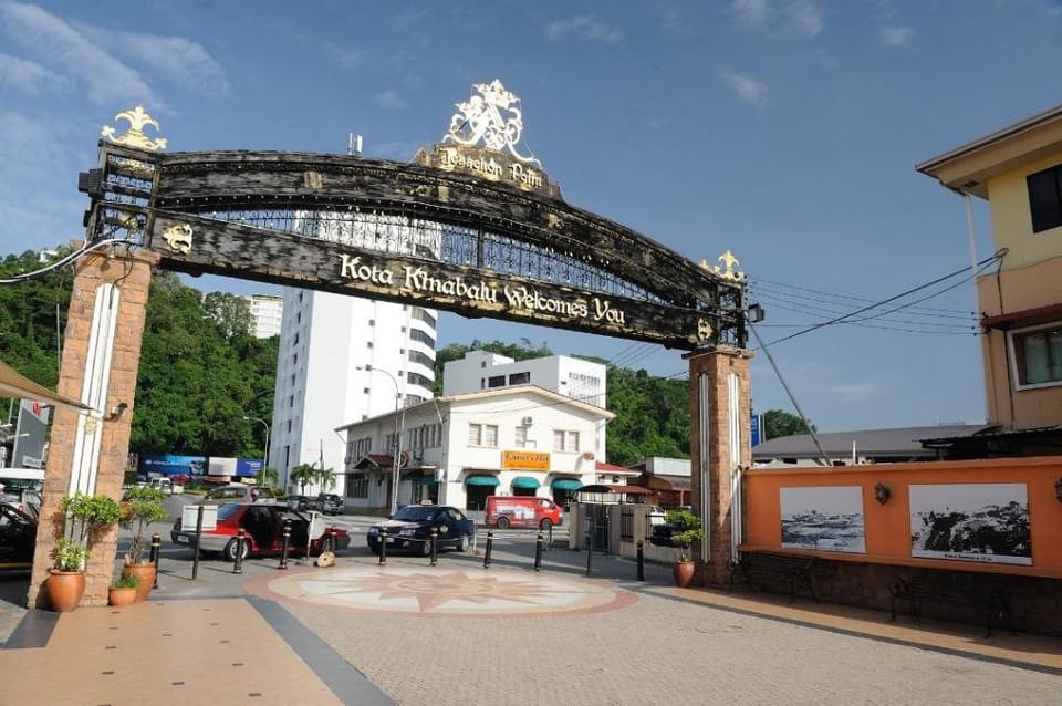 Jesselton Quay DockSeaview 8pax by HayBay  Apartment in Kota Kinabalu