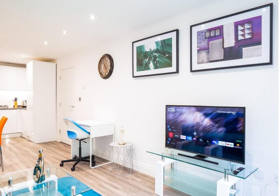 Modern 1 Bed Apart-Hatfield | FREE Parking | Wi-Fi Apartment in Hatfield