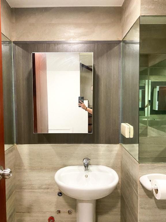 Two-Bedroom Gilmore Tower near Robinsons Magnolia Vacation rental in Quezon City